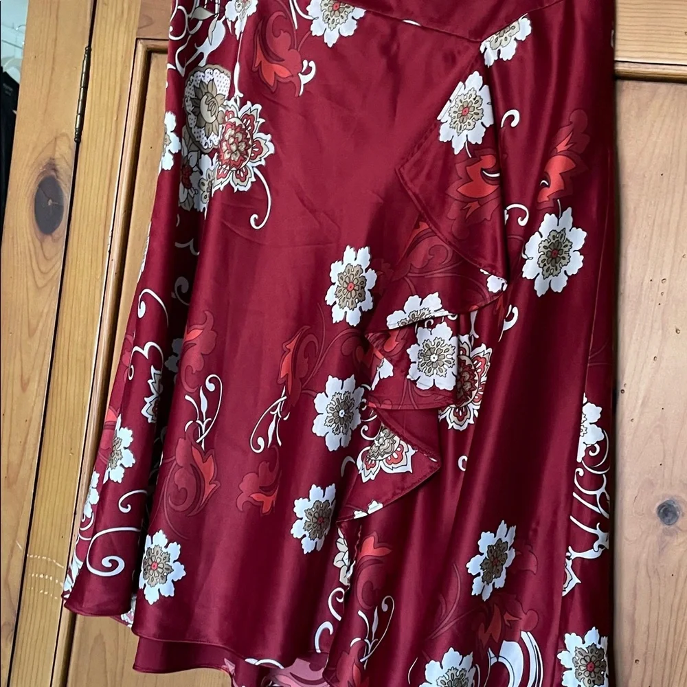 Ann Taylor Red Floral Skirt - Picture 4 of 9